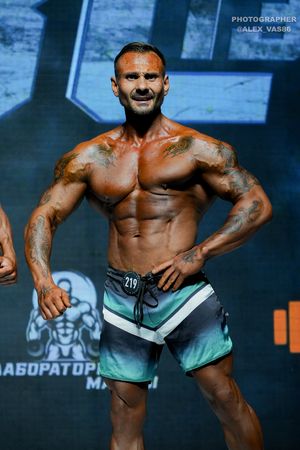 MEN'S PHYSIQUE 174